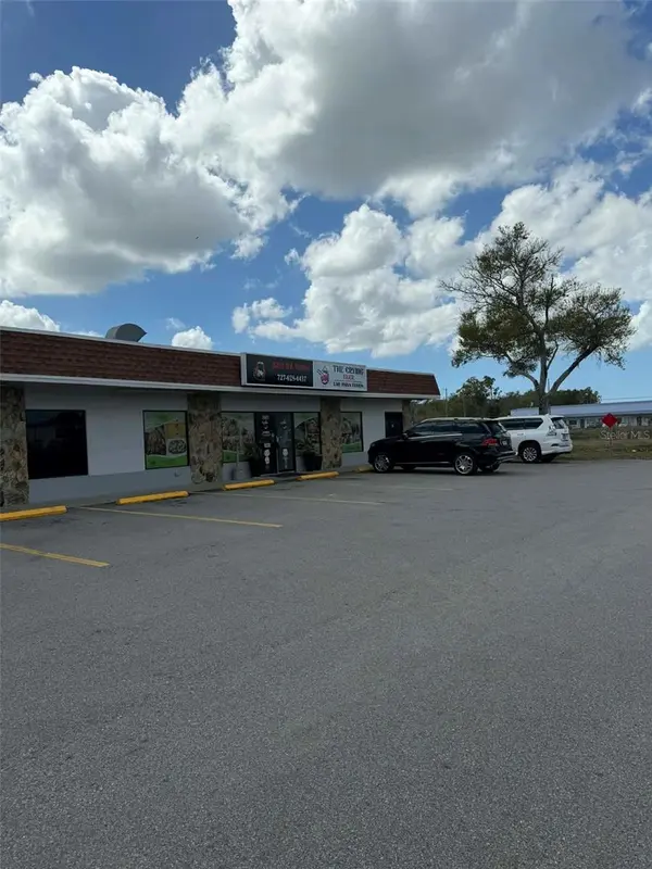 8256 ULMERTON RD, Largo, FL 33771