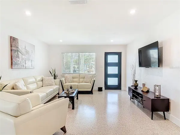 214 CONDICT DR, New Smyrna Beach, FL 32169