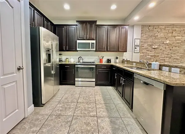 8111 ROSEVILLE BLVD, Davenport, FL 33896