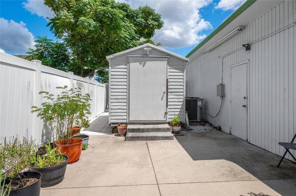 114 W CENTRAL AVE, Lake Wales, FL 33853