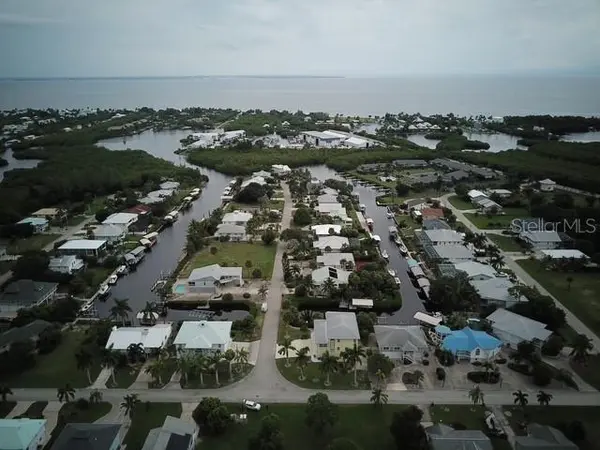 7883 BREAKWATER CT, Bokeelia, FL 33922