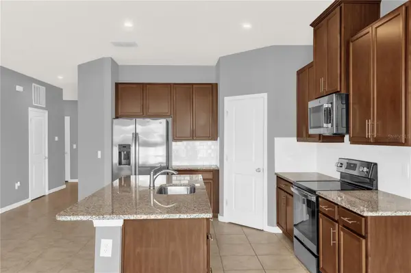 29307 MEADOWCROFT AVE, Wesley Chapel, FL 33544