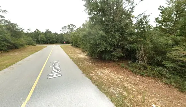 HEMLOCK CIR, Chipley, FL 32428