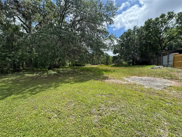 2424 CRYSTAL HILLS LOOP E, Lakeland, FL 33801