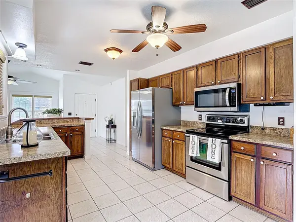 1144 MONROE AVE, St Cloud, FL 34769