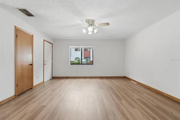 910 BIG TREE RD #202, South Daytona, FL 32119