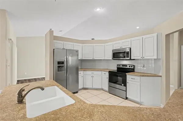 9389 FOX HOLLOW LN, Weeki Wachee, FL 34613