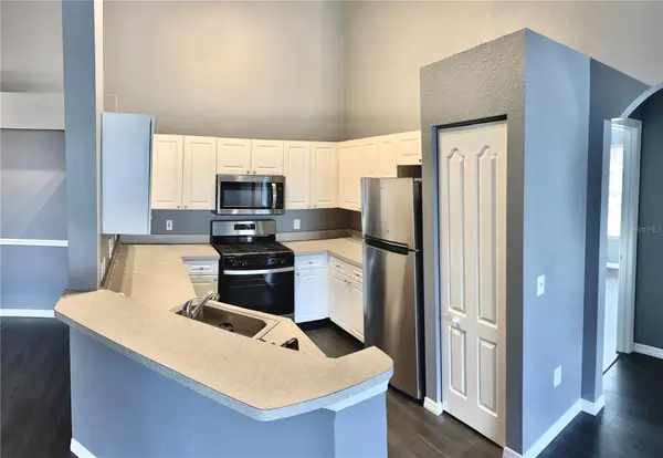 3361 S KIRKMAN RD #821, Orlando, FL 32811