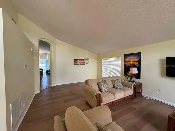 318 LANGHAM DR, Davenport, FL 33897