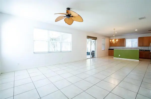 1412 BLACKWATER POND DR, Orlando, FL 32828