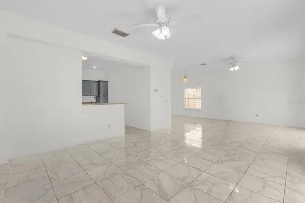 5090 NE 122ND BLVD, Oxford, FL 34484