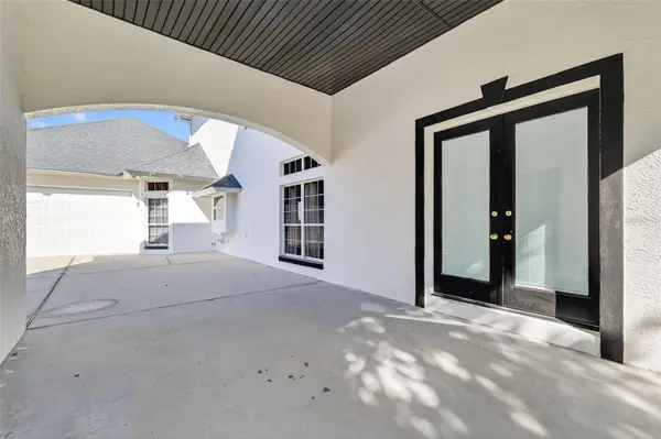1741 EDGEWATER DR, Mount Dora, FL 32757