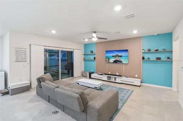 1643 DELIGHTFUL DR, Davenport, FL 33896