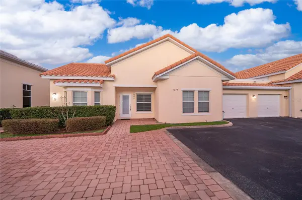 1075 DAVID WALKER DR #C-1, Tavares, FL 32778