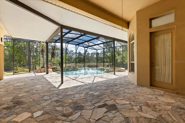 420 VALLEY STREAM DR, Geneva, FL 32732