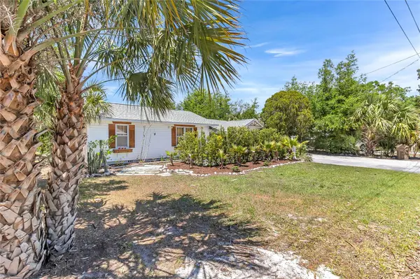 3560 MARTIN AVE, Mount Dora, FL 32757