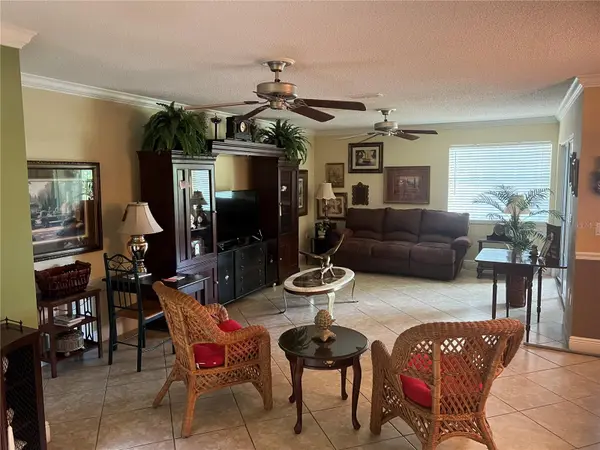 618 MAPLE OAK CIR #112, Altamonte Springs, FL 32701