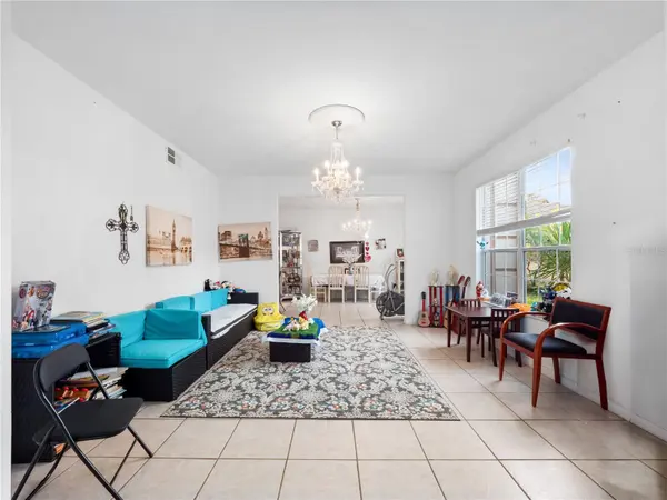 2072 STONE CROSS CIR, Orlando, FL 32828