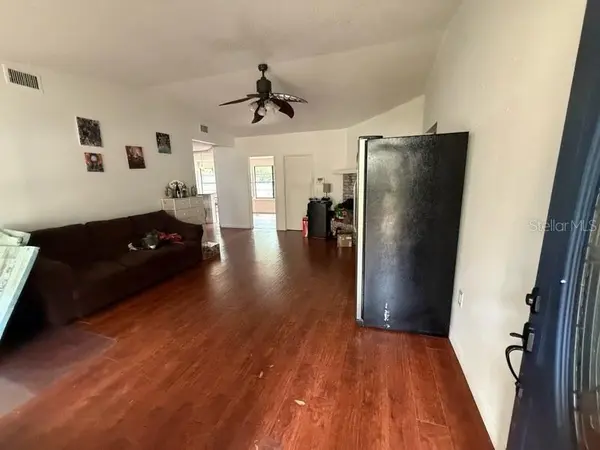 684 STRATFORD DR, Deland, FL 32724