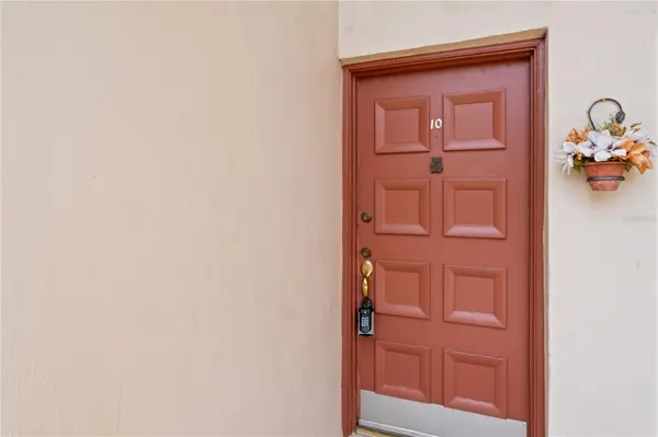 500 ORANGE DR #10, Altamonte Springs, FL 32701
