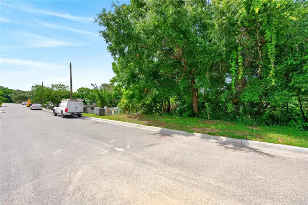 E MINNEOLA AVE, Clermont, FL 34711
