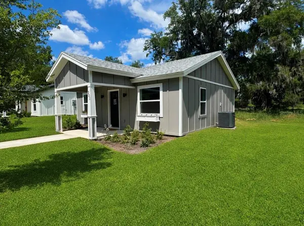 351 N MAIN AVE, Groveland, FL 34736