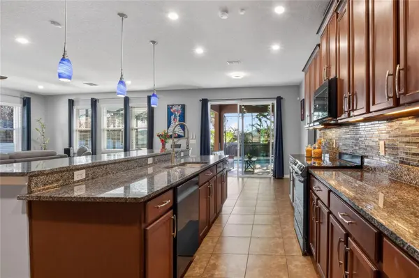 232 MAGNETA LOOP, Auburndale, FL 33823