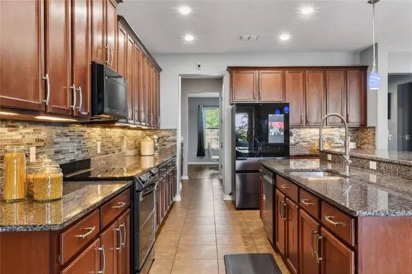 232 MAGNETA LOOP, Auburndale, FL 33823
