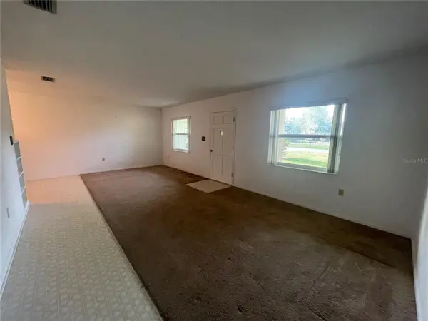 23 LONESOME PINE TRL, Yalaha, FL 34797