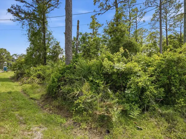 1340 EAST Pkwy, Deland, FL 32724