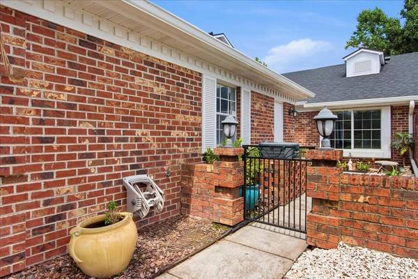 1429 S CHICKASAW TRL #7, Orlando, FL 32825