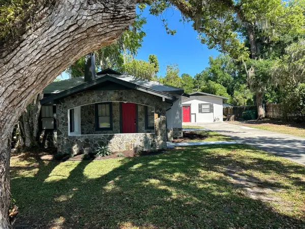 221 N JULIA AVE, Deland, FL 32720