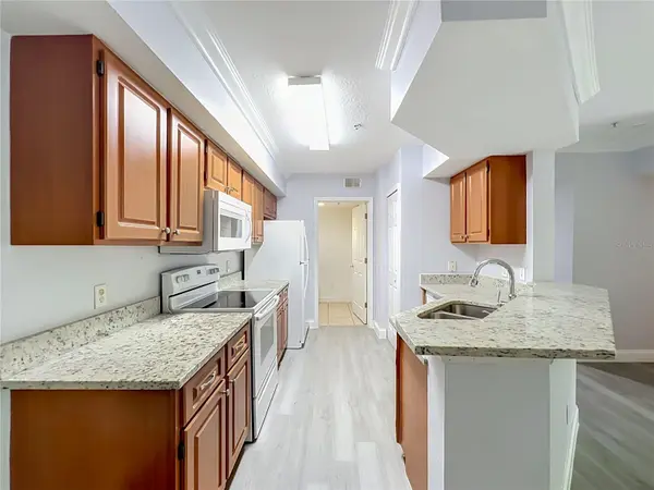 738 CREST PINES DR #728, Orlando, FL 32828