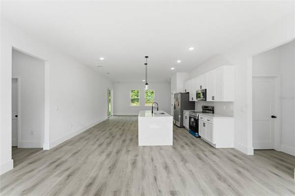 226 E CALDWELL DR, Dunnellon, FL 34434