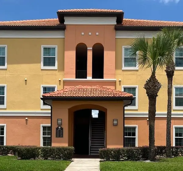 5447 VINELAND RD #1210, Orlando, FL 32811