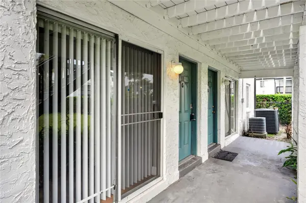 4205 S. SEMORAN BLVD #11, Orlando, FL 32822