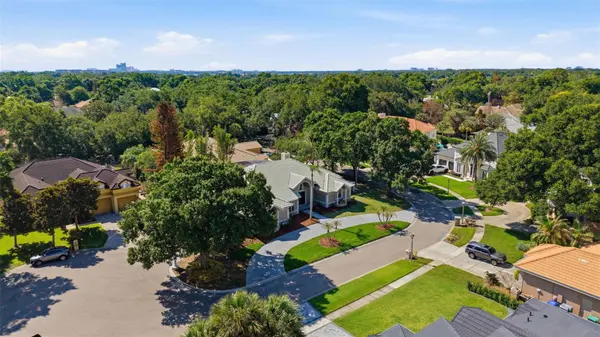 8935 JONATHAN MANOR DR, Orlando, FL 32819