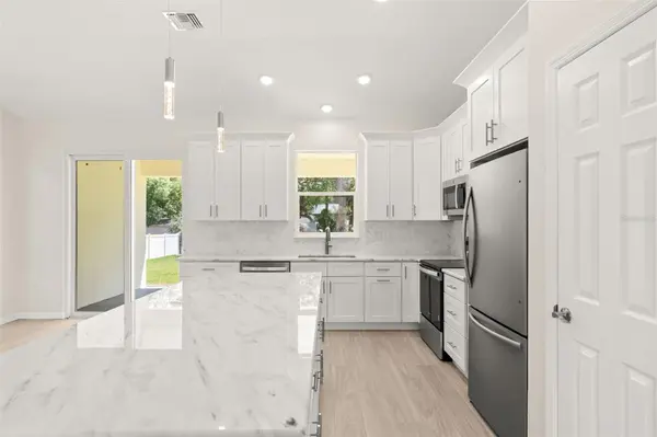 247 DEBARY DR, Debary, FL 32713