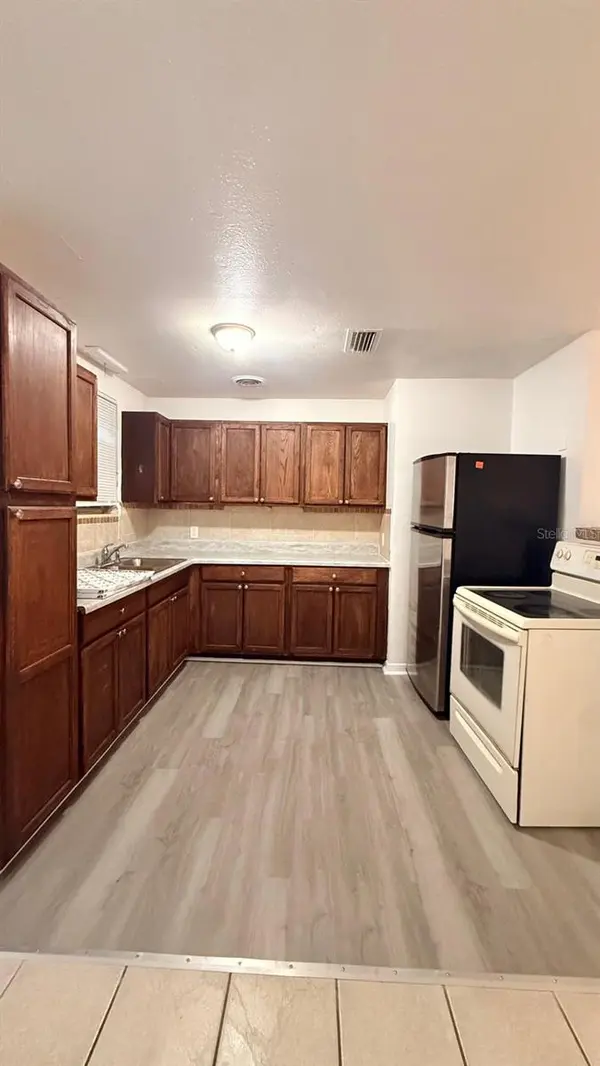 1604 WOODLYN DR, Leesburg, FL 34748