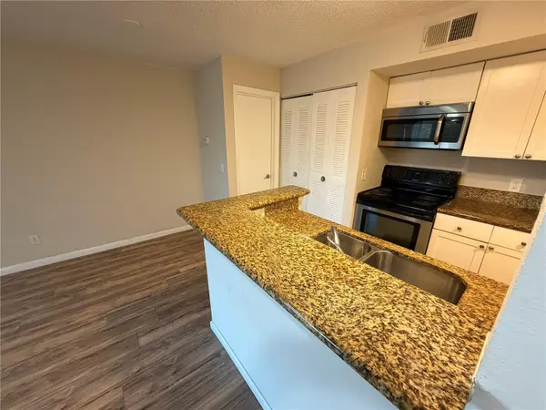 5128 CONROY RD #725, Orlando, FL 32811