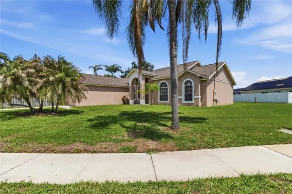 1019 CHAMBERLIN TRL, St Cloud, FL 34772