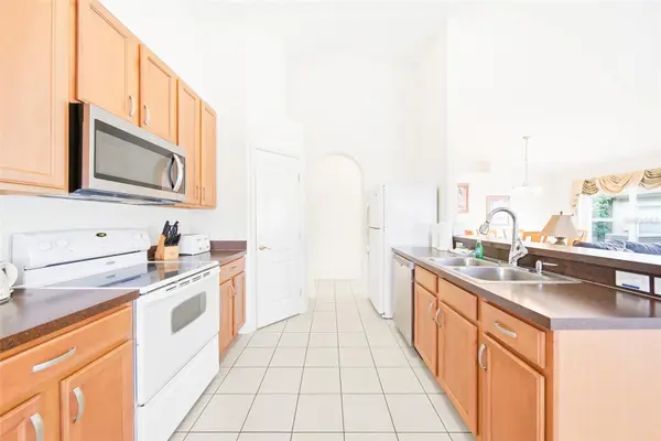 723 OLD BRIDGE CIR, Davenport, FL 33897