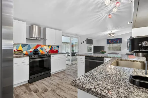 212 S GLENWOOD AVE, Orlando, FL 32803
