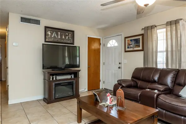 6424 SWALLOW HILL DR, Orlando, FL 32818
