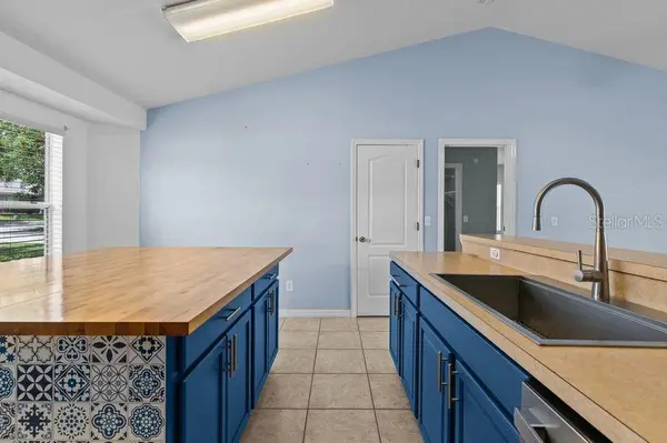 214 COMPASS ROSE DR, Groveland, FL 34736
