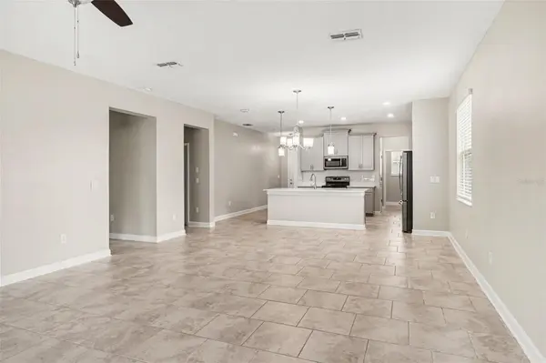 490 BRUNSWICK DR, Davenport, FL 33837