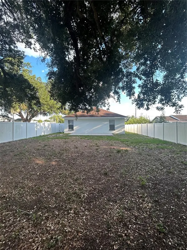 702 LEMON AVE, Dundee, FL 33838