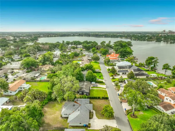 2157 LAKE DR, Winter Park, FL 32789