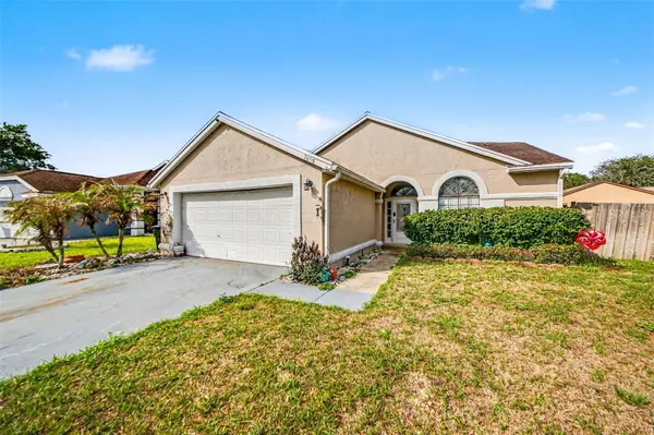 2058 SUE ELLEN CT, Apopka, FL 32703