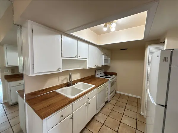 5169 VINELAND RD #B208, Orlando, FL 32811